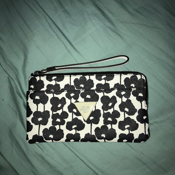 GUESS black and white flower print wristlet - Picture 1 of 4